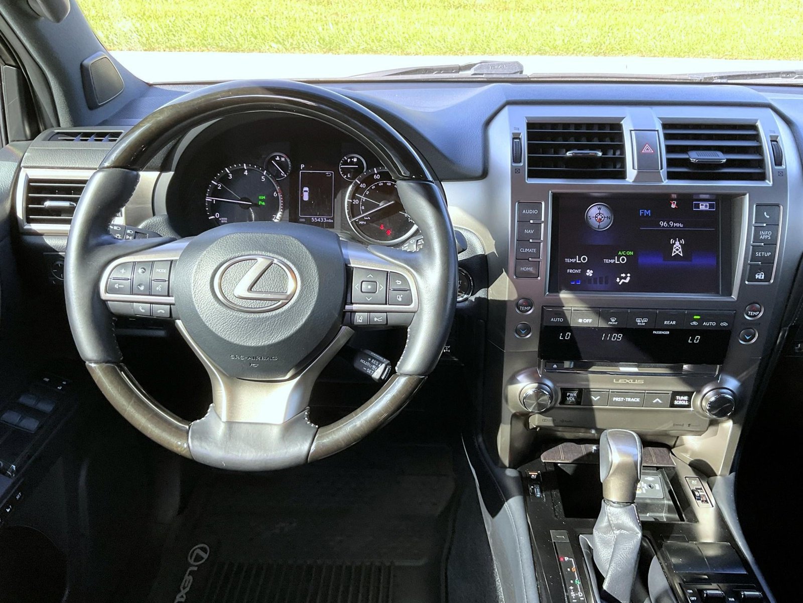Used 2021 White Lexus 460 image 14