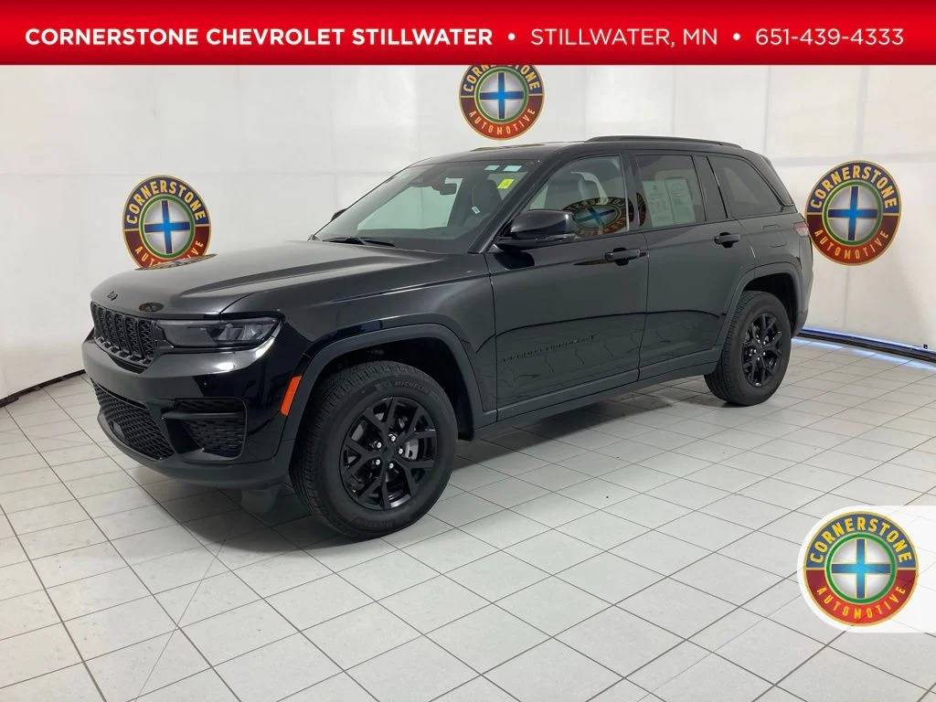2025 Jeep Grand Cherokee Altitude 4x4's photo