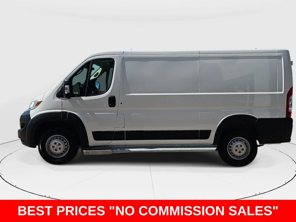 Used 2025 White Ram Base image 6