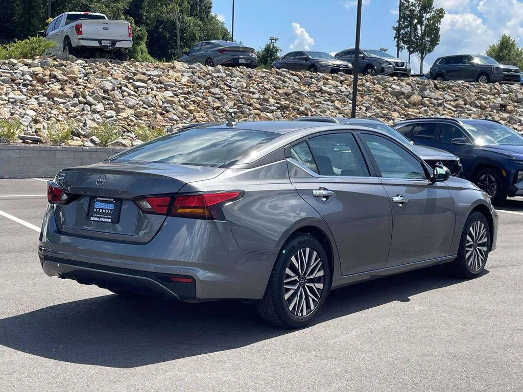 Used 2025 Gray Nissan 2.5 SV image 3