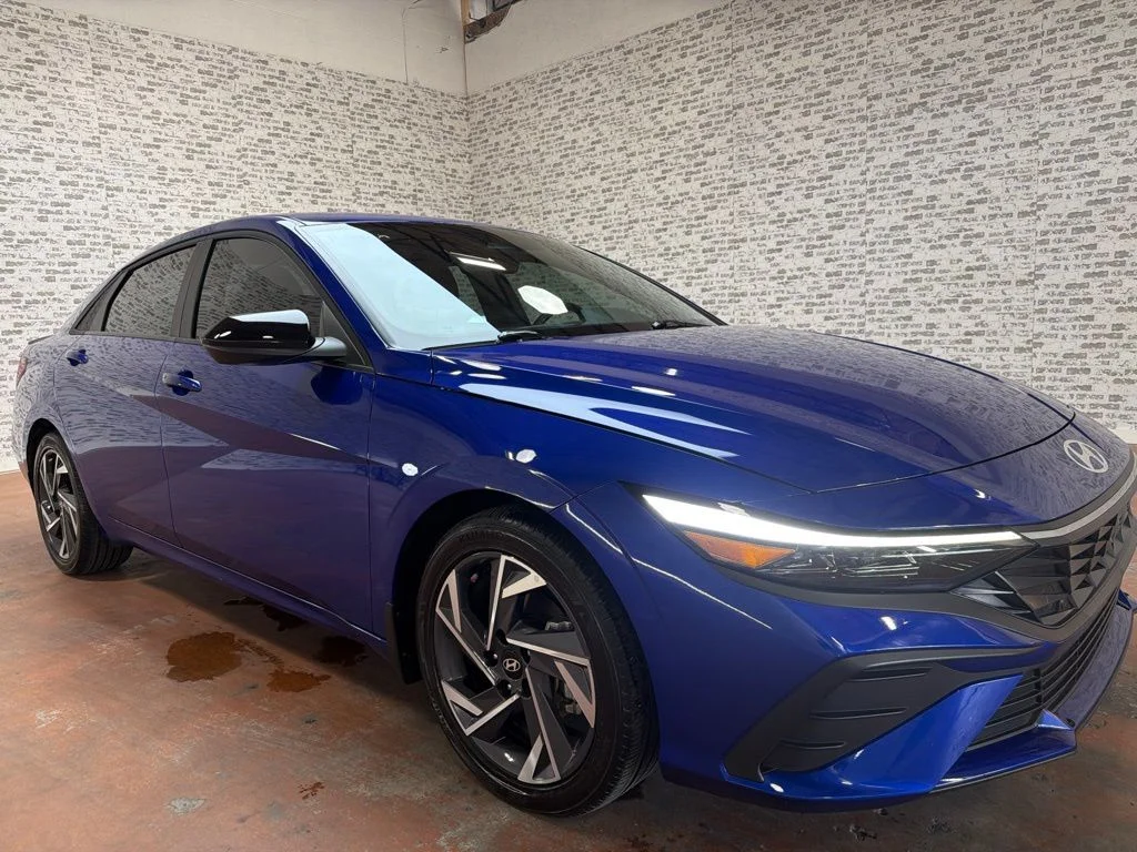 Used 2025 Intense Blue Hyundai SEL Sport image 1