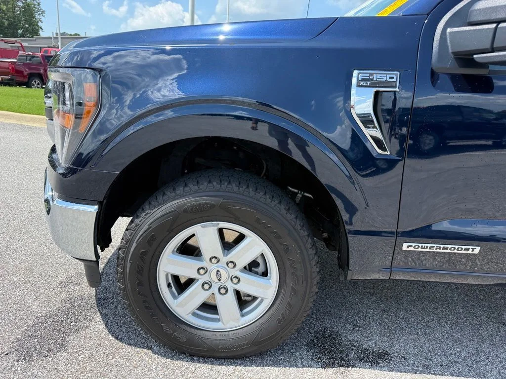 Used 2023 Blue Ford XLT image 21