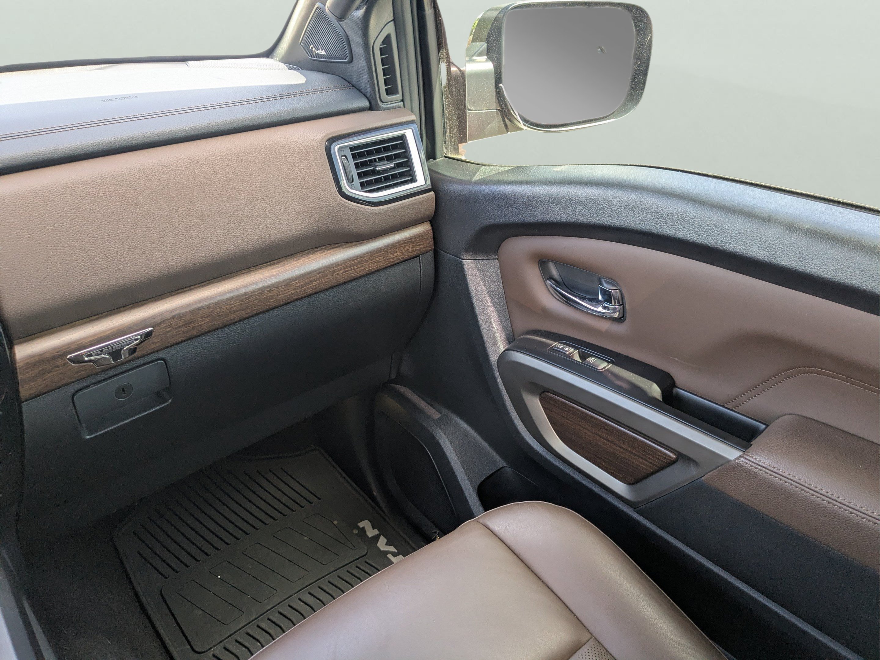 2020 Nissan Titan Platinum Reserve - Photo 15