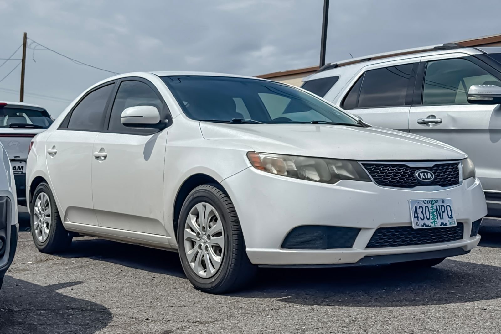 Used 2012 White Kia EX image 2
