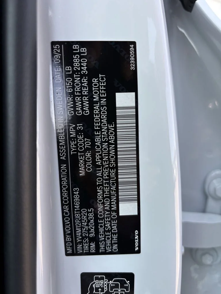 New 2026 Crystal White Volvo Core image 32