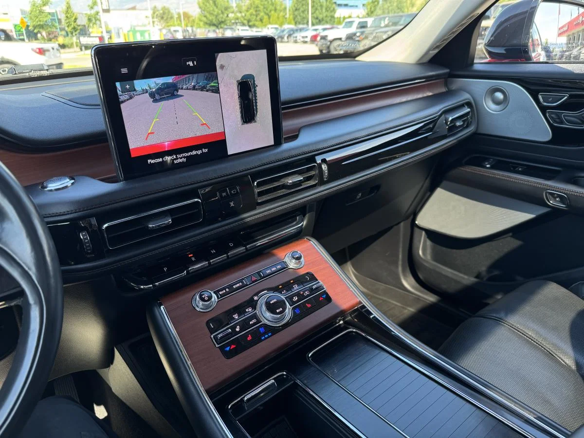 Used 2020 Red Lincoln Reserve Awd image 20