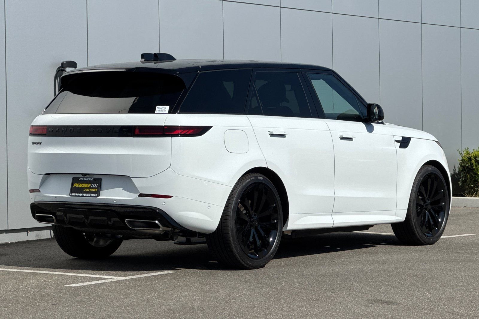 New 2026 Fuji White Land Rover Dynamic SE image 5