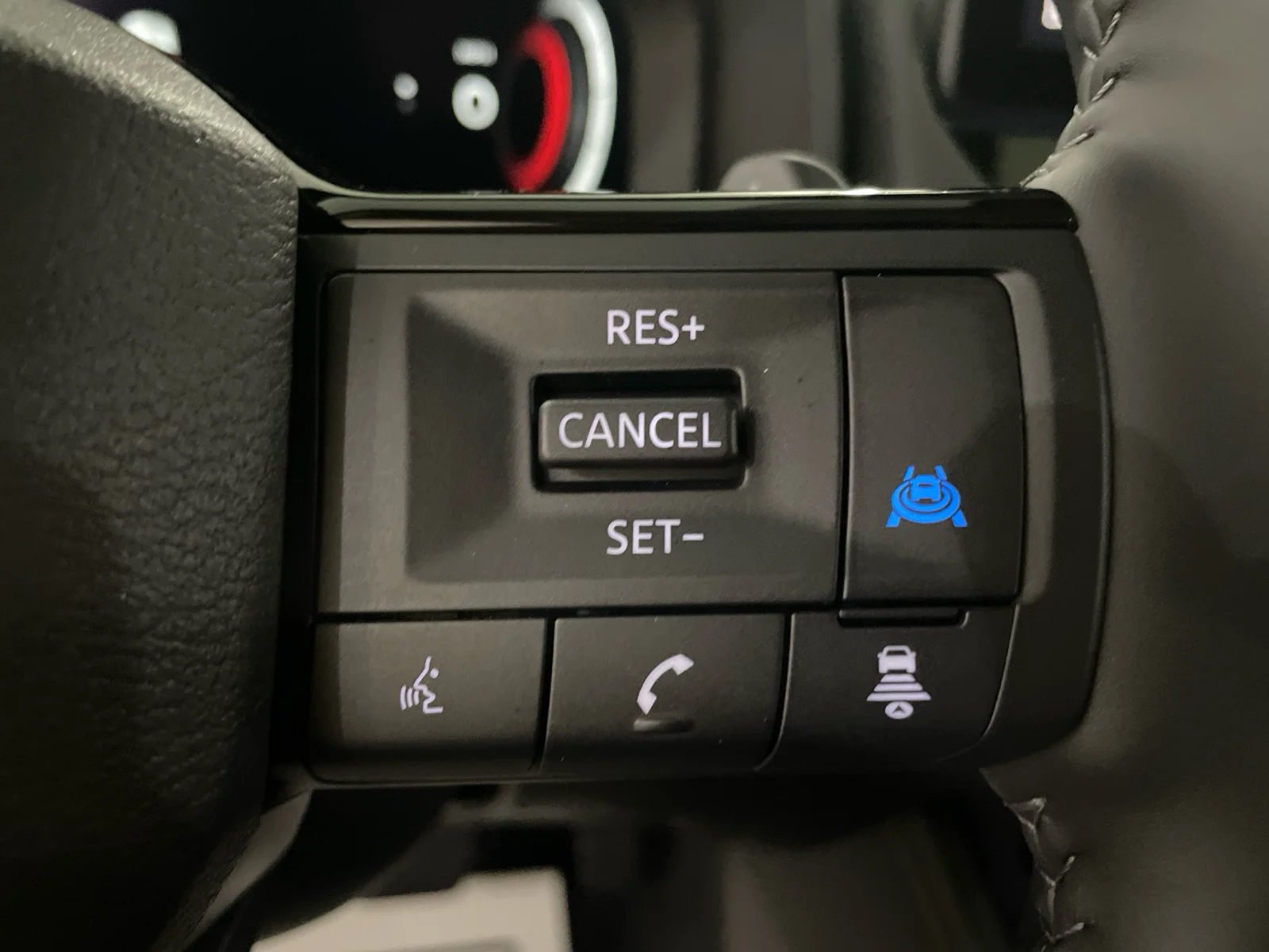 New 2026 Everest White Pearl/Super Black Nissan Platinum image 17