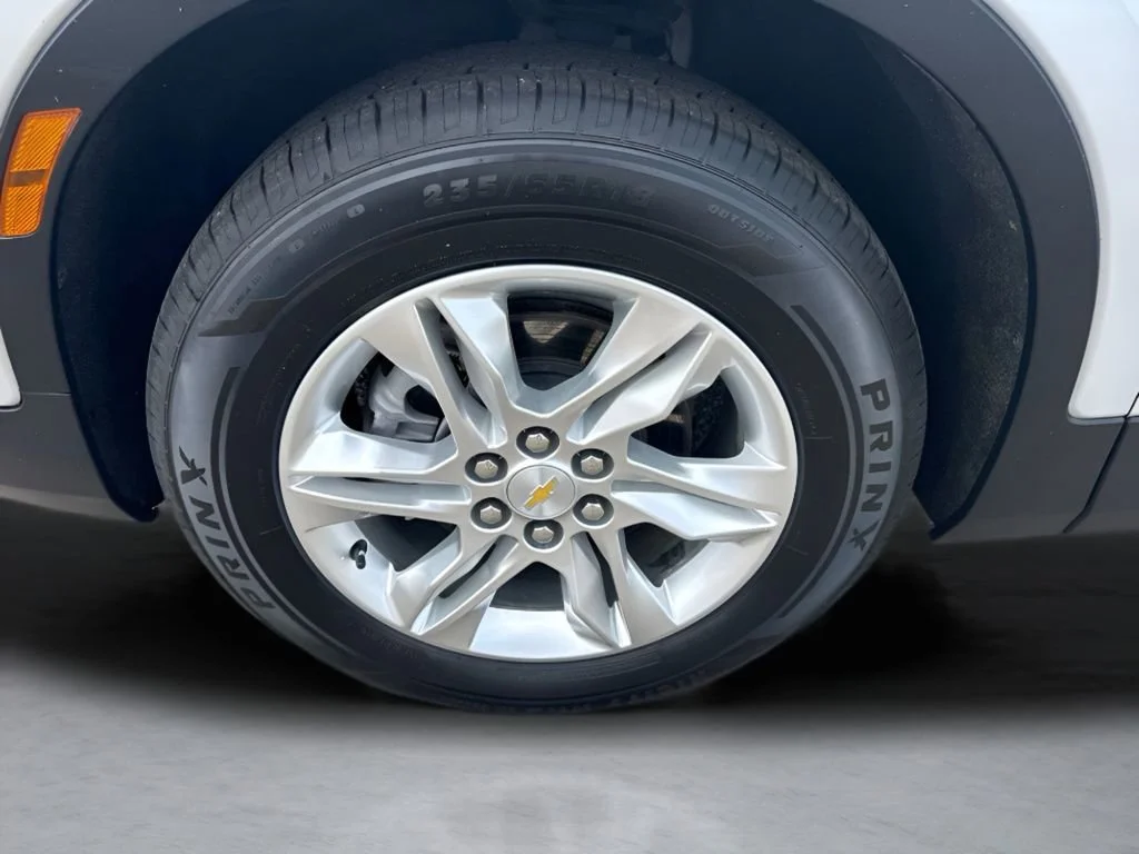 Used 2022 Silver Ice Metallic Chevrolet 2LT image 34