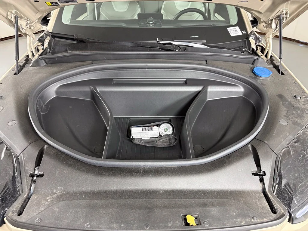 Used 2025 Beige Volvo Twin Motor Performance Ultra image 45