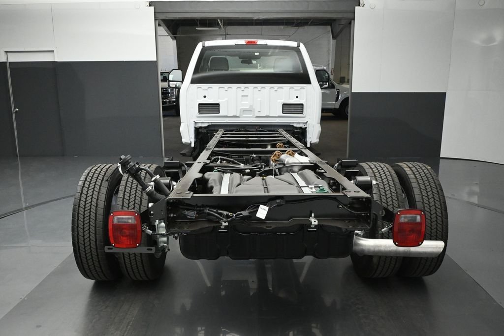 New 2026 Oxford White Ford XL image 8