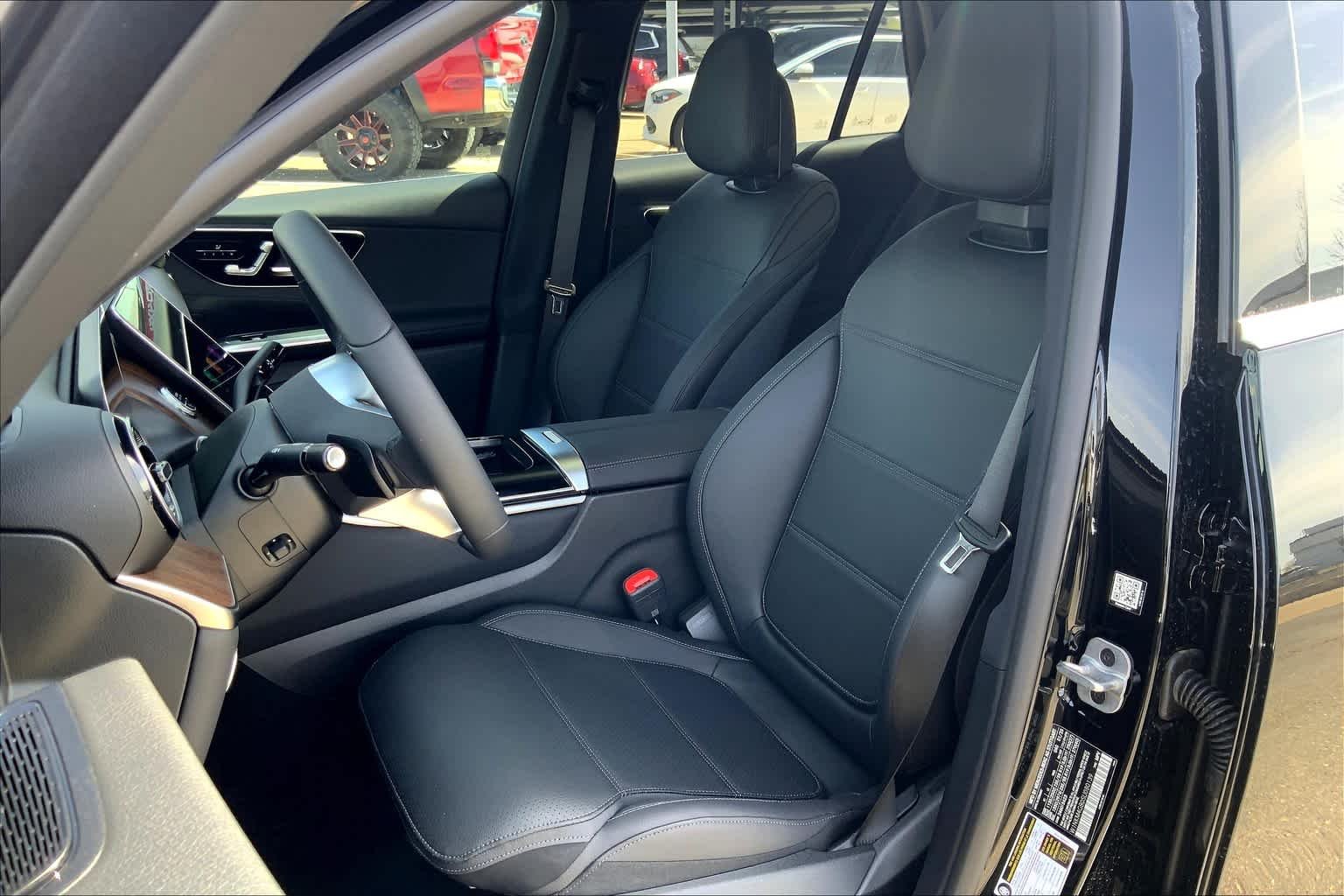 2025 Mercedes-Benz GLC Base - Photo 16