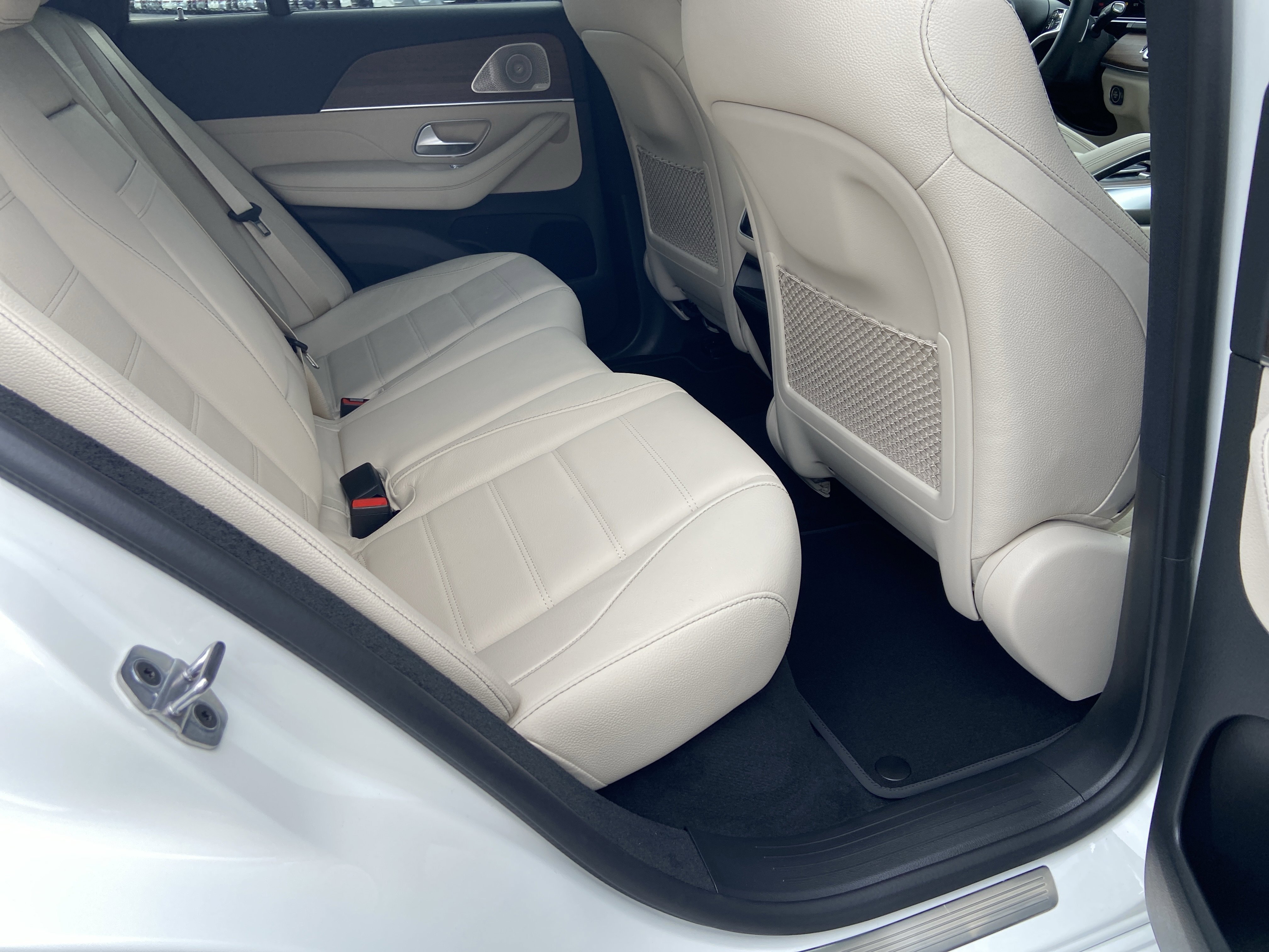 New 2026 Polar White Mercedes-Benz GLE 450 4MATIC® Coupe image 39