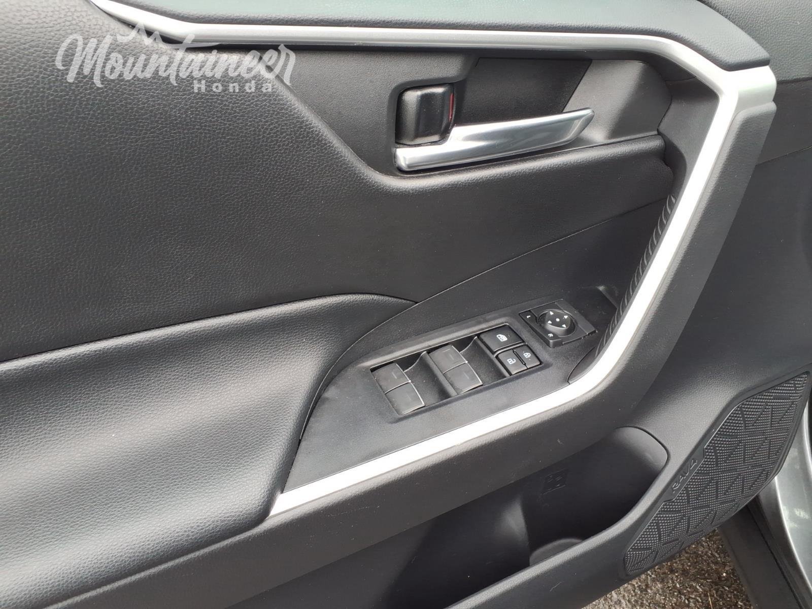 Used 2022 Magnetic Gray Metallic TOYOTA  image 12