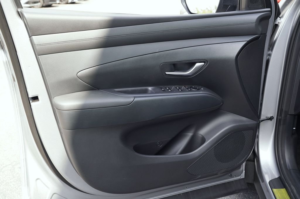 New 2026 Shimmering Silver Hyundai SEL image 25