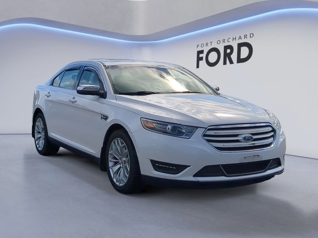 Used 2019 White Ford Limited image 9