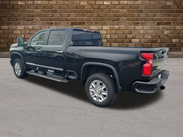2024 Chevrolet Silverado 2500HD High Country photo 3