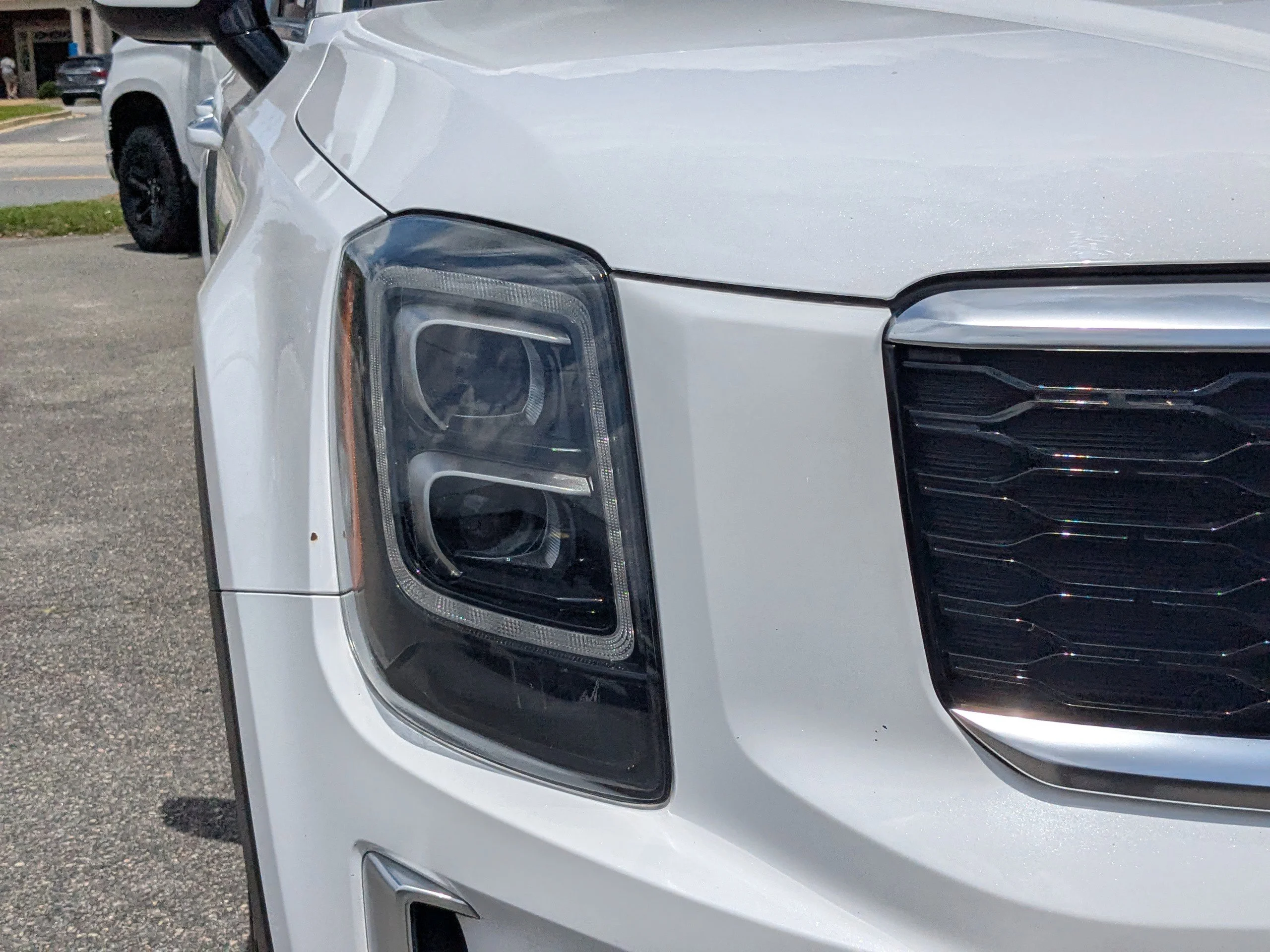 Used 2022 White Kia SX image 10