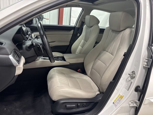 Used 2018 Platinum White Pearl Honda Touring 2.0T image 13