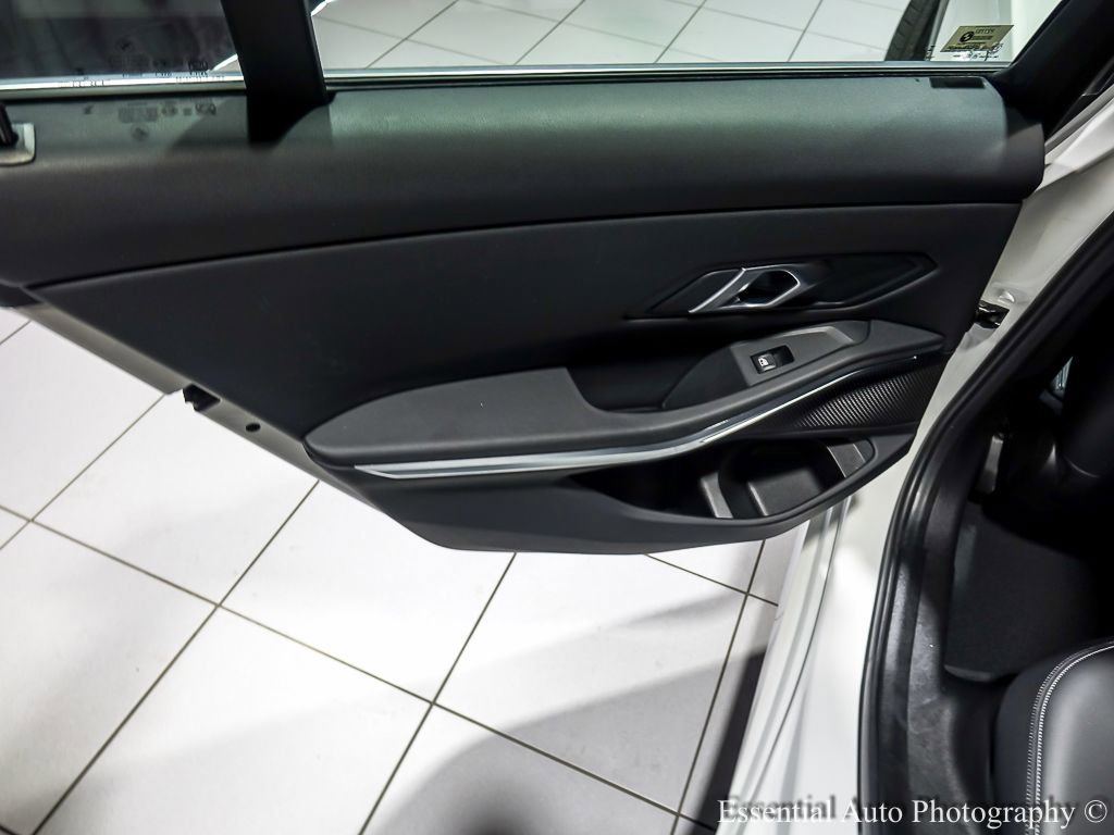 2025 BMW 3 Series 330i - Photo 28