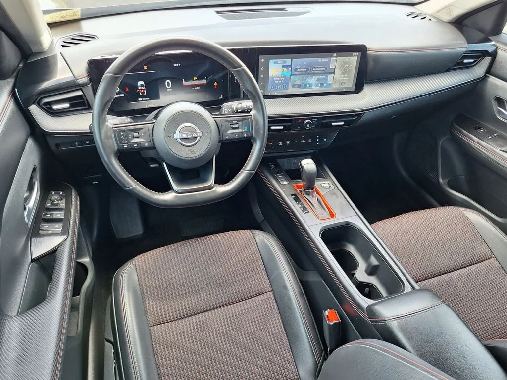 Certified Used 2025 Brown Nissan SR image 9
