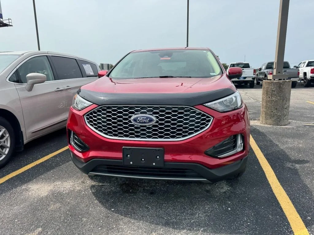 Used 2024 Rapid Red Metallic Tinted Clearcoat Ford SEL image 4