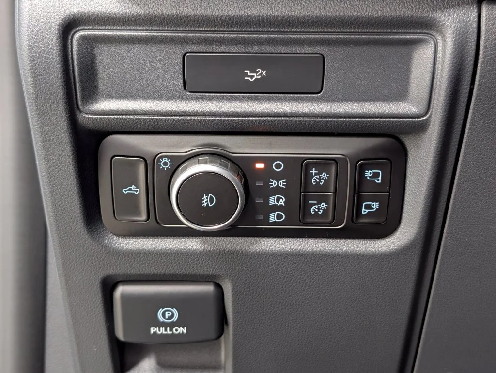 New 2026 Oxford White Ford XLT image 14