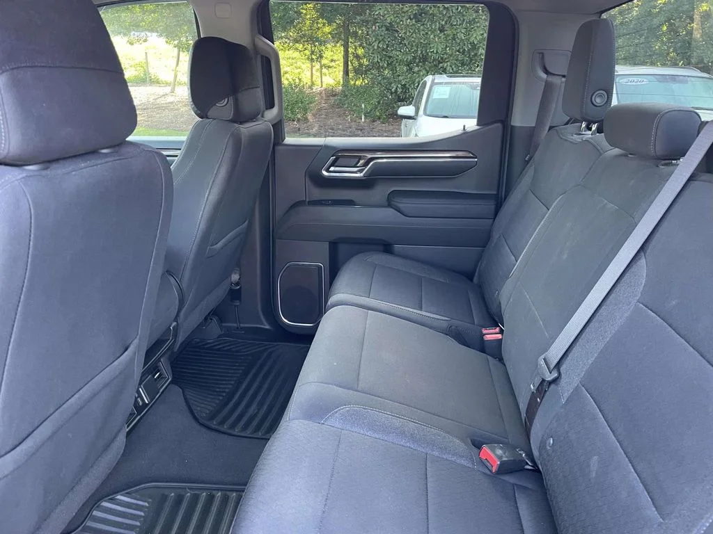 Used 2024 Summit White Chevrolet RST image 15