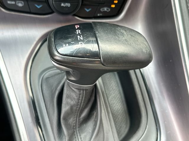 Used 2016 Black Dodge SXT image 17