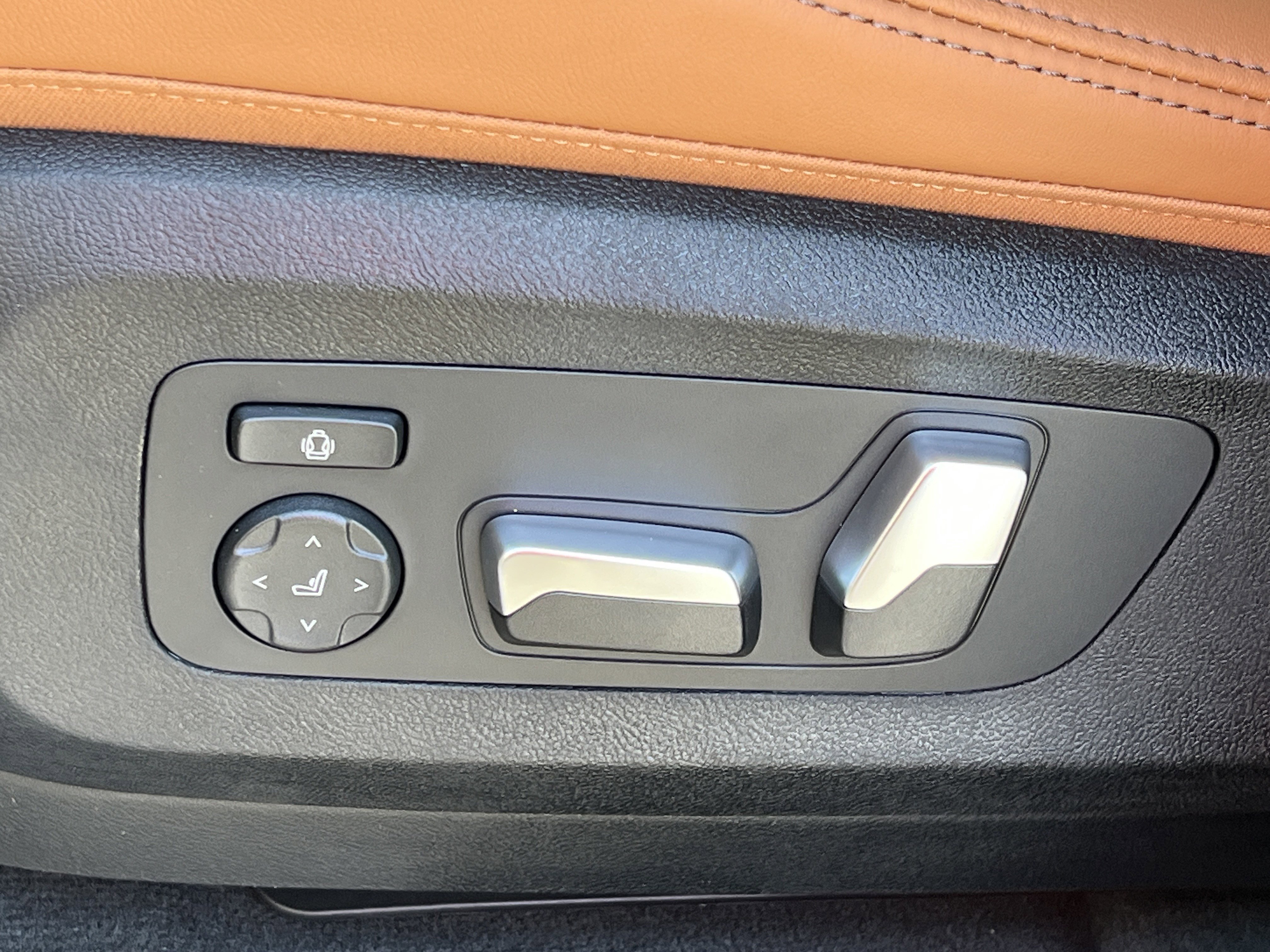New 2026 Black Sapphire Metallic BMW xDrive50e image 18