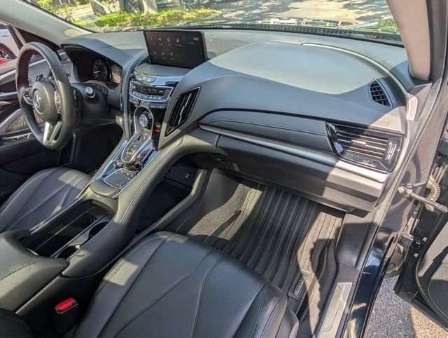 Used 2024  Acura Base image 17