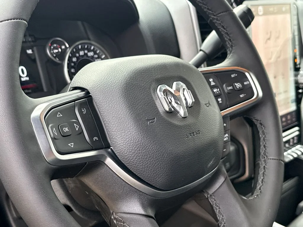 New 2026 Diamond Black Crystal Pearl-Coat Exterior Paint RAM Big Horn image 29