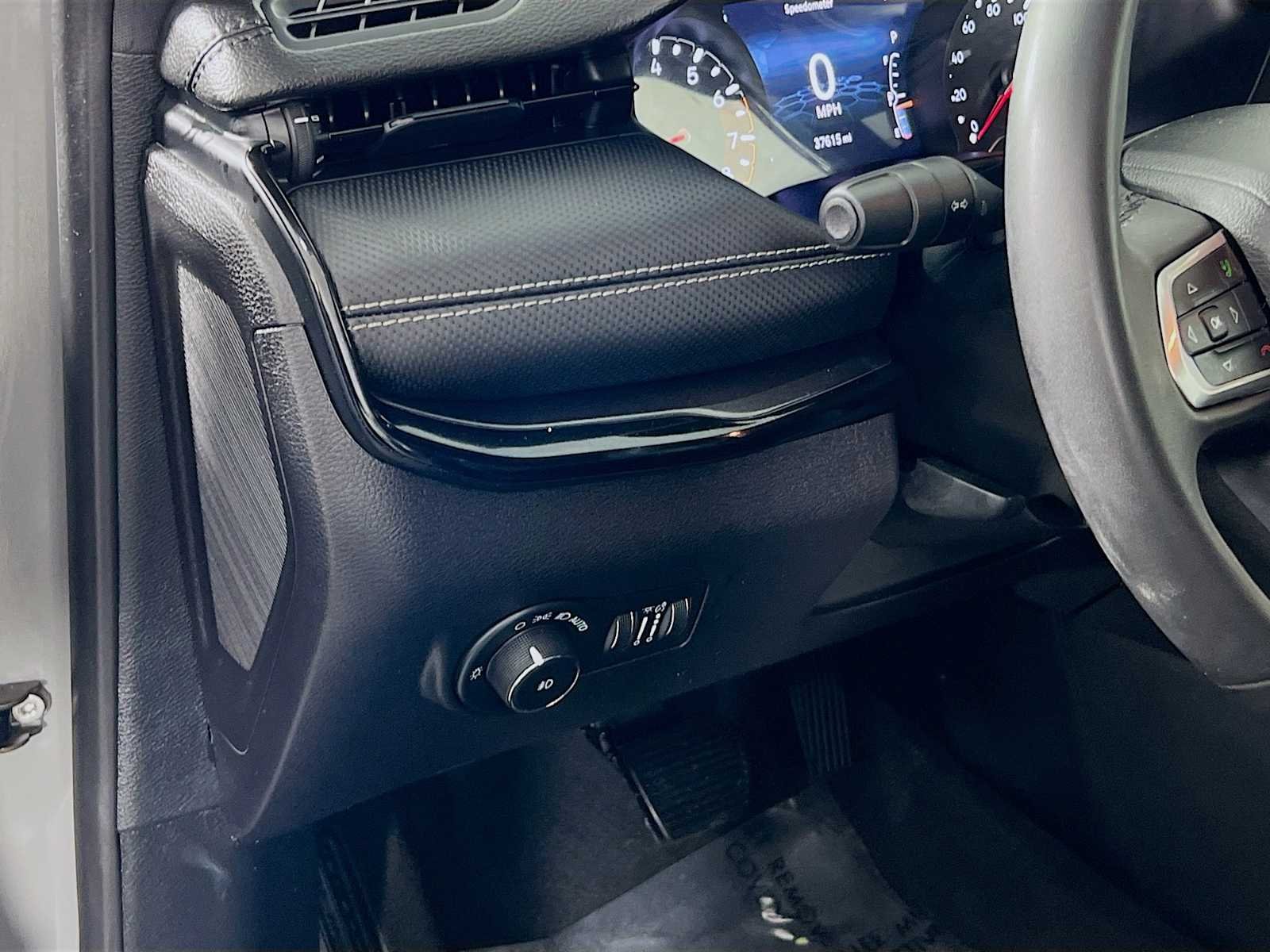 Used 2023 Sting-Gray Clearcoat Jeep Altitude image 10