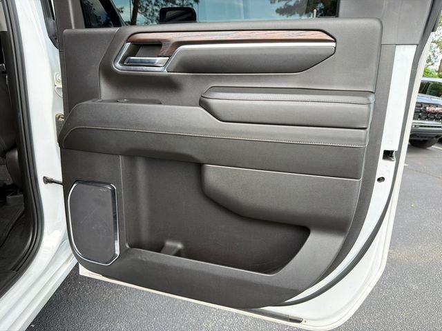 Used 2024 White GMC SLT image 16