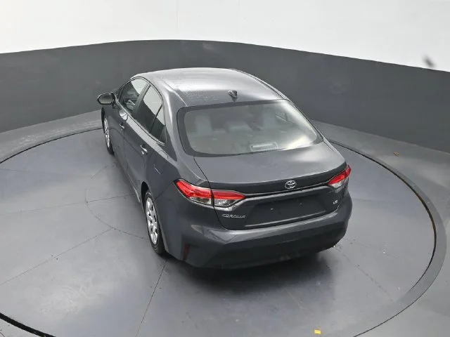 Used 2025  Toyota LE image 27