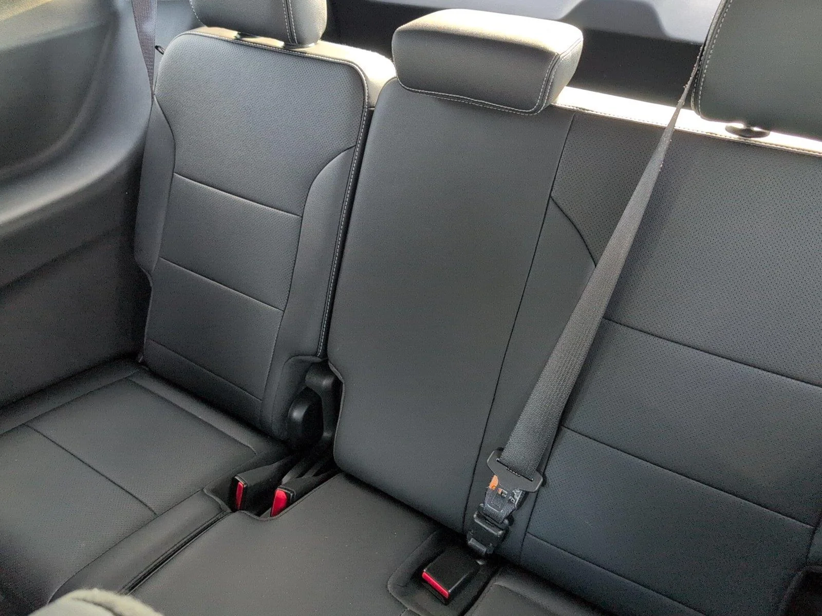 Used 2024 Downpour Metallic GMC SLE image 33