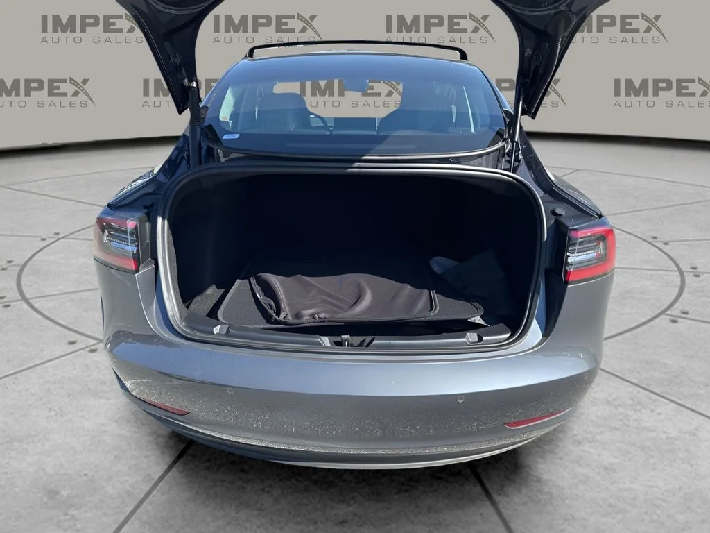 Used 2021  Tesla Long Range image 31