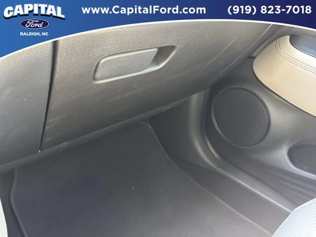 Used 2024 White Honda EX-L image 28