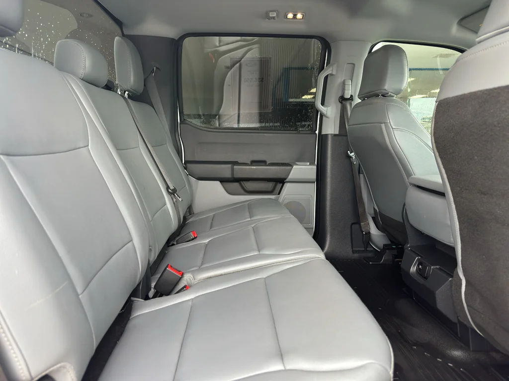 Used 2024 Oxford White Ford XL image 31