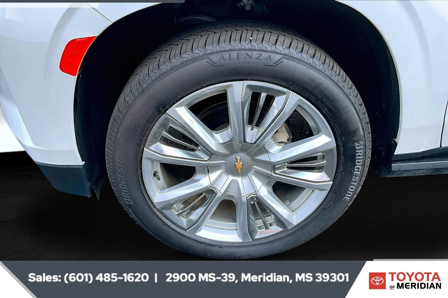 Used 2022 Iridescent Pearl Tricoat Chevrolet High Country image 7