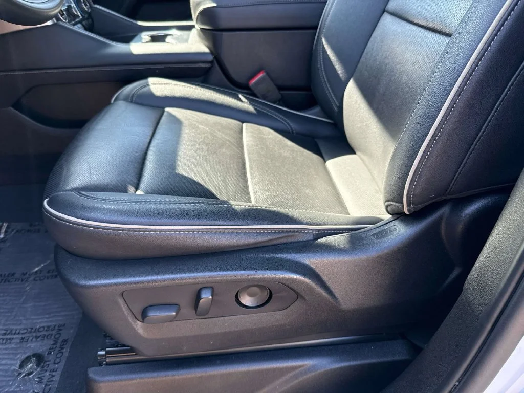Used 2024 White Chevrolet Premier image 26