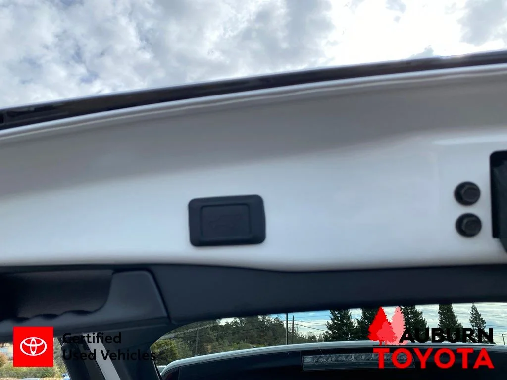 Used 2025 Ice Cap Toyota SE image 14