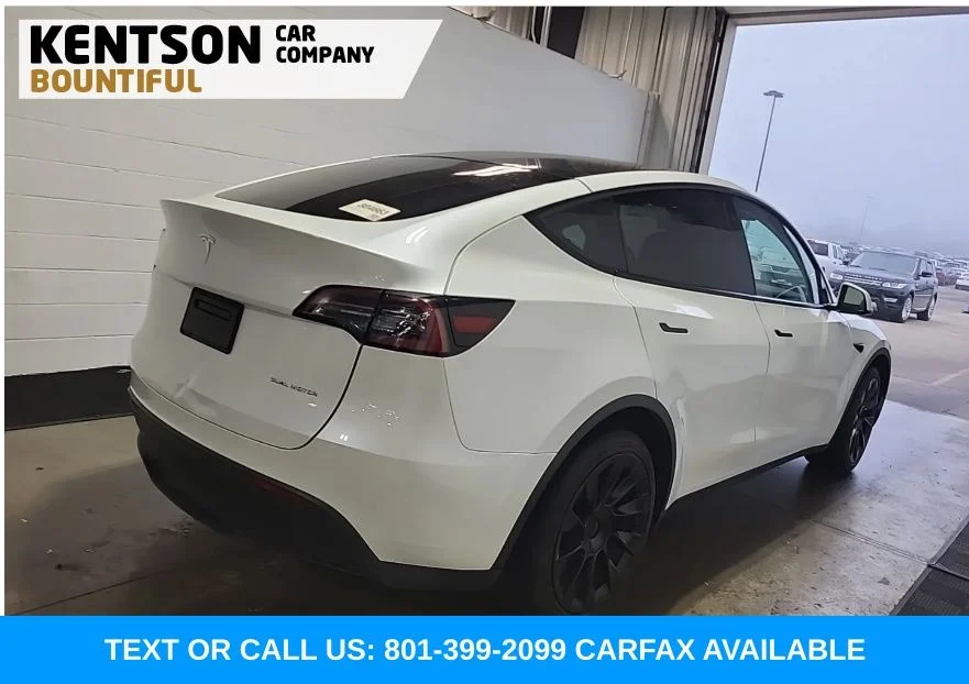 Used 2023 White Tesla Long Range image 3
