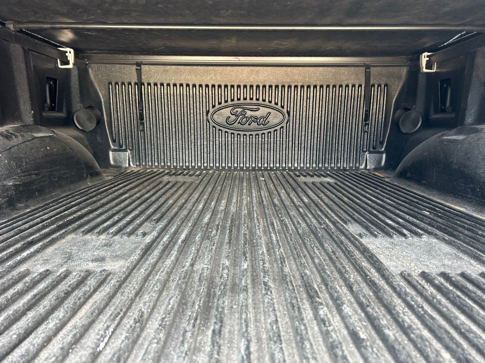 Used 2018 Gray Ford XLT image 40