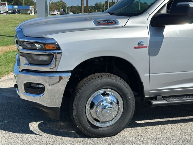 New 2026 Silver-Zynith Exterior Paint RAM Tradesman image 11
