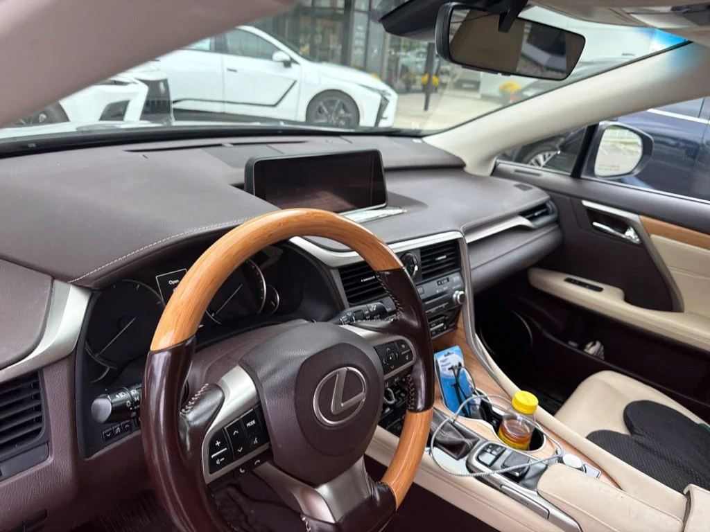Used 2019 Obsidian Lexus 350L Luxury image 9