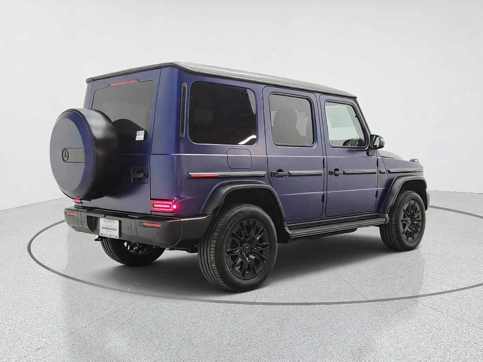 New 2027 MANUFAKTUR Exclusive Brilliant Blue Magno Mercedes-Benz G 580e SUV image 26