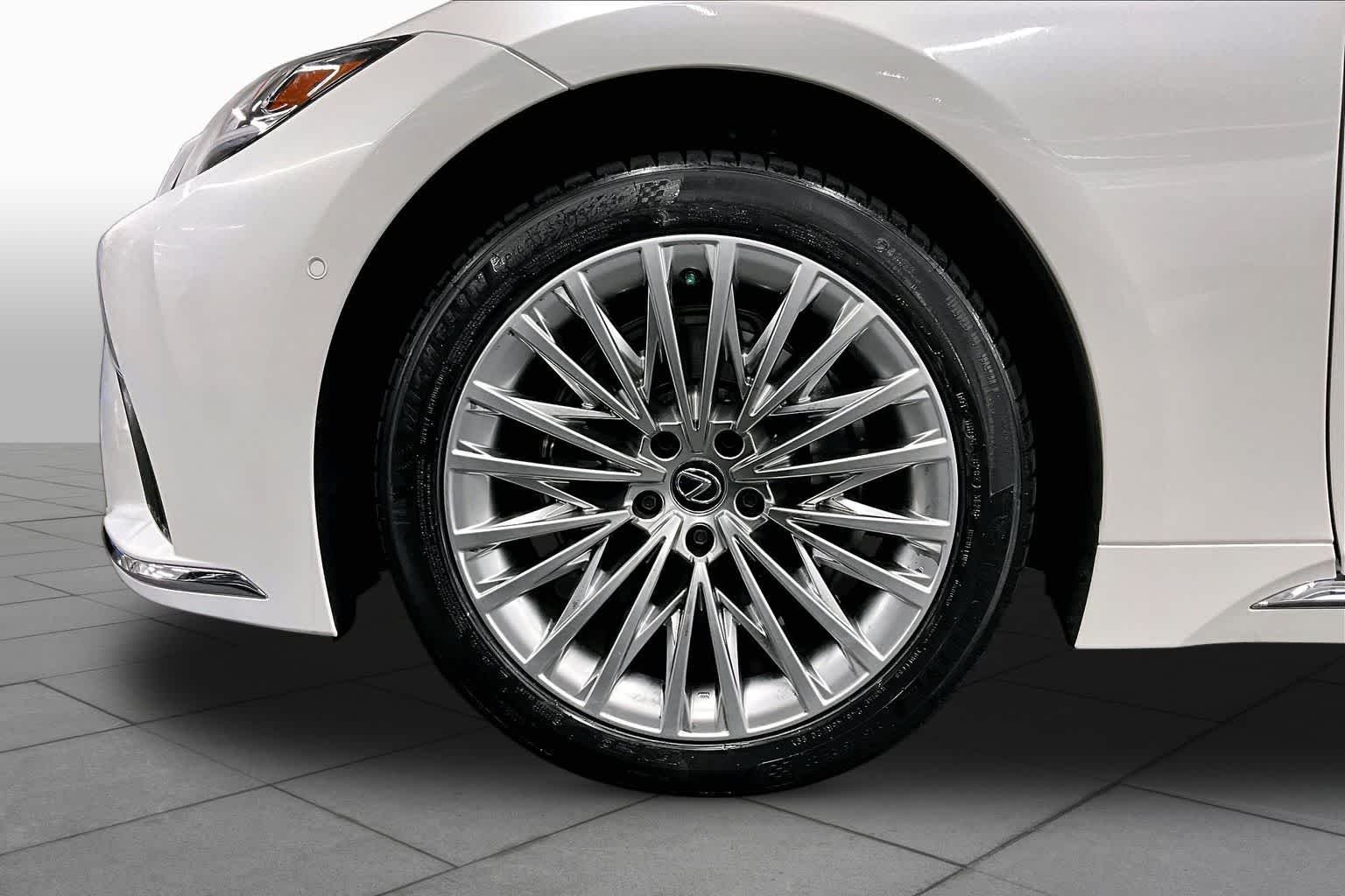 Used 2024 Eminent White Pearl Lexus  image 11