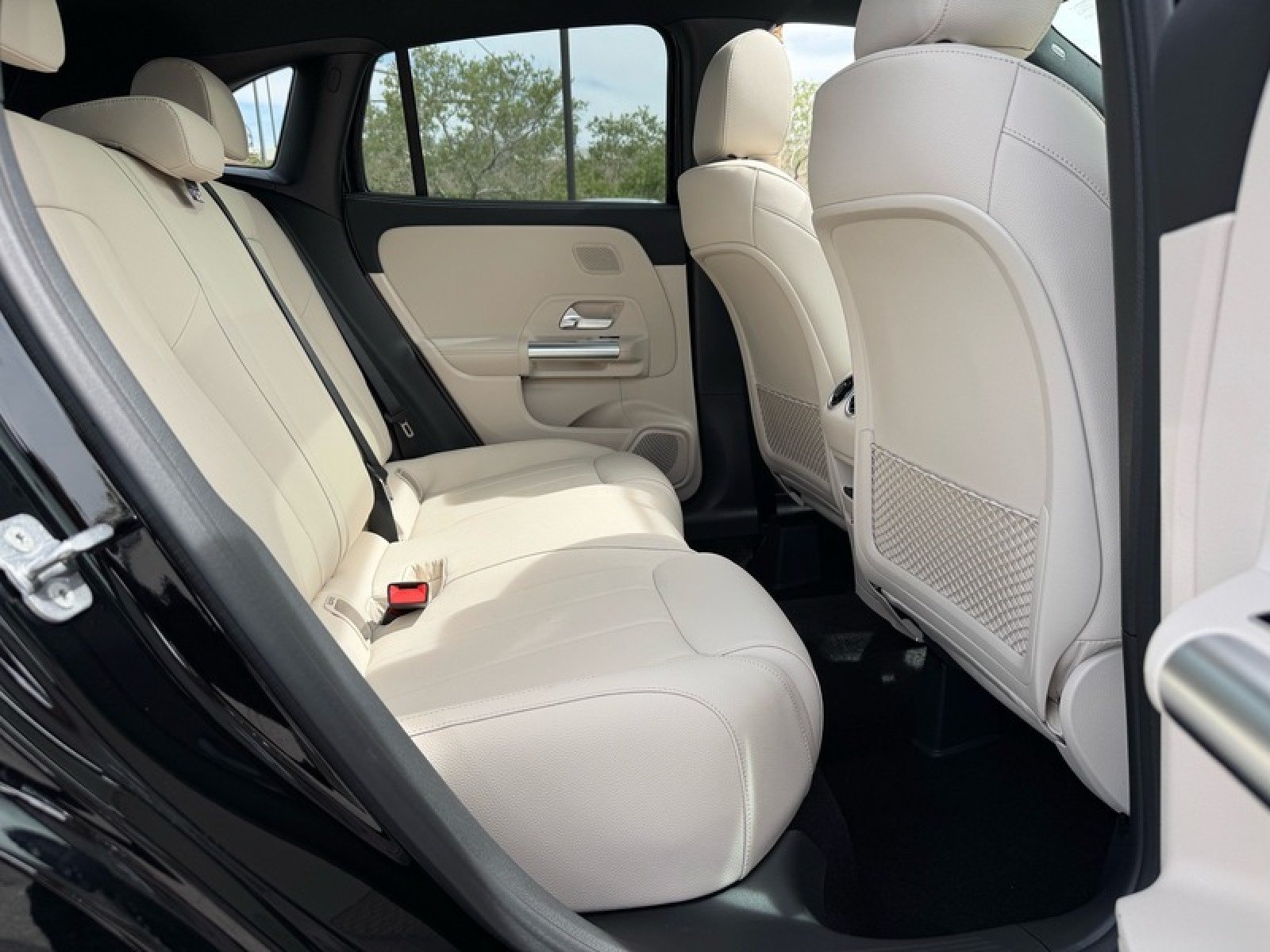 New 2026 Night Black Mercedes-Benz GLA 250 SUV image 17