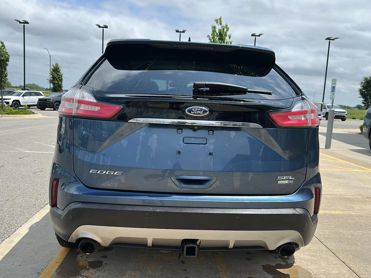 Used 2019 Blue Metallic Ford SEL image 3